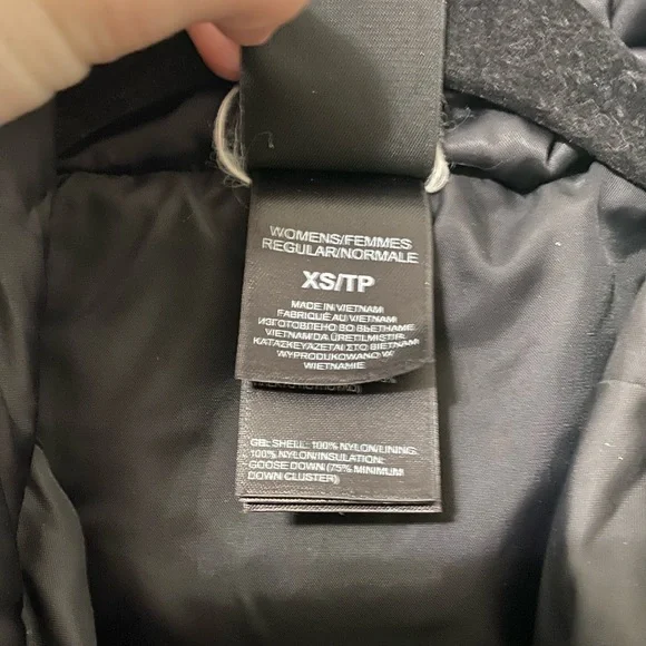 North Face Puffer Jacket - Picture 2 of 2